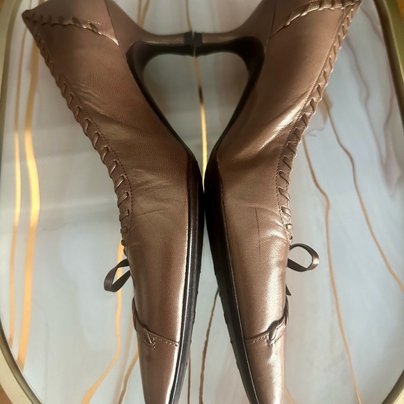 Stuart Weitzman Womens Bronze Leather Woven with Bow Kitten Heels Clean Size 5.5 - Picture 6 of 8